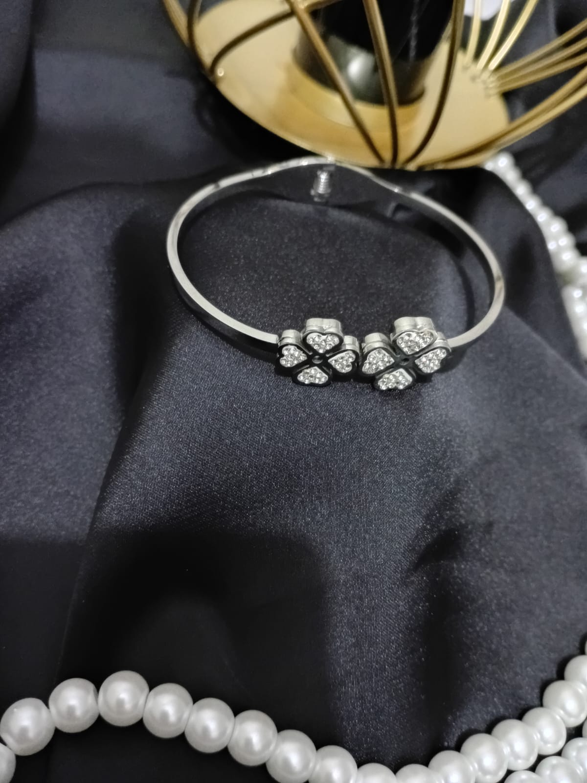 Silver Clover Charm Bangle