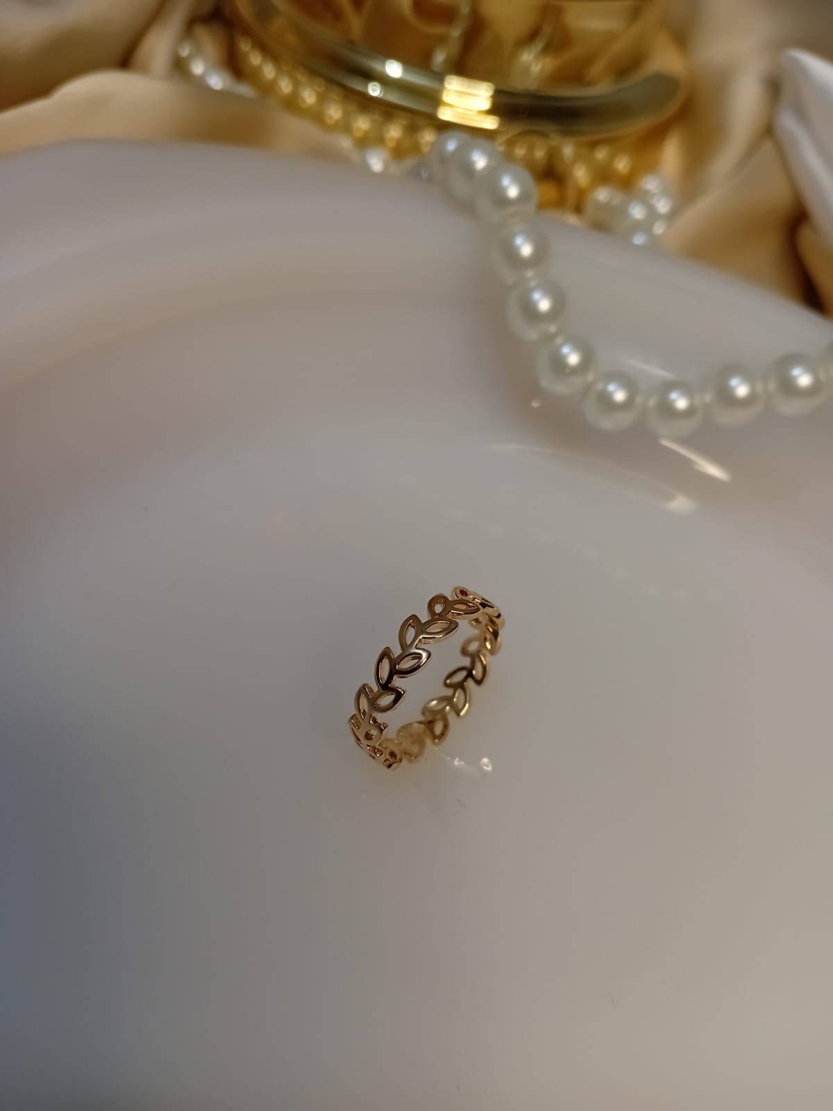 Minimal Leaf Design Ring