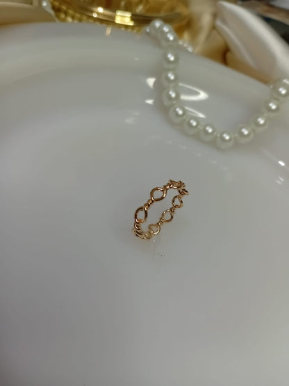 Simple Twisted Design Ring