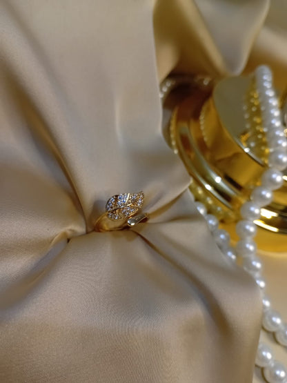 Golden Leaf Design Ring