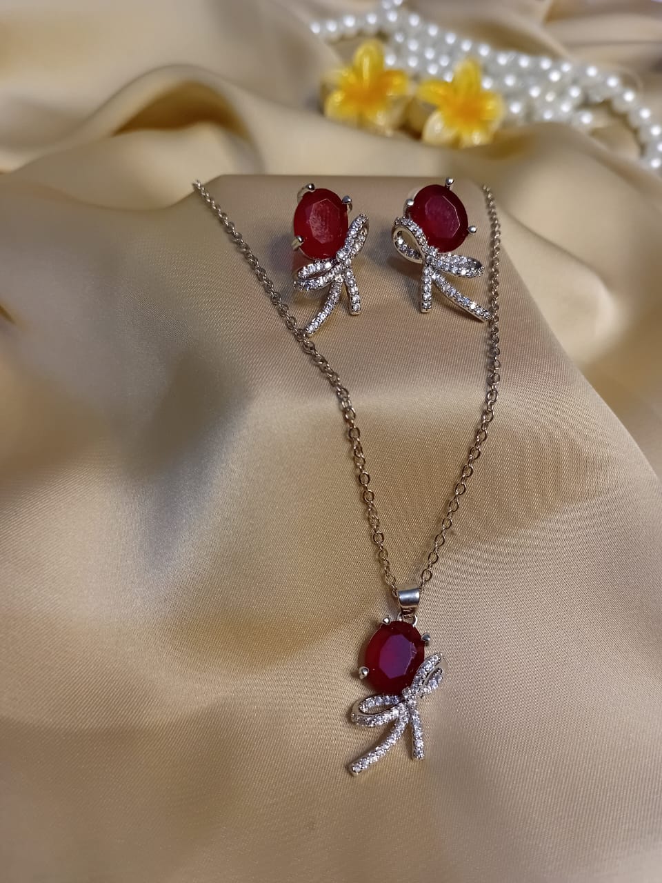 Red Stone Pendant Set