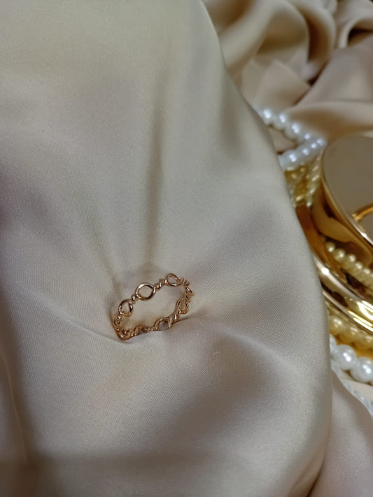 Simple Twisted Design Ring