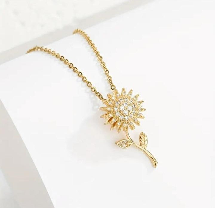 Beautiful Golden Sunflower Pendant