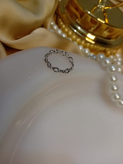 Simple Twisted Design Ring