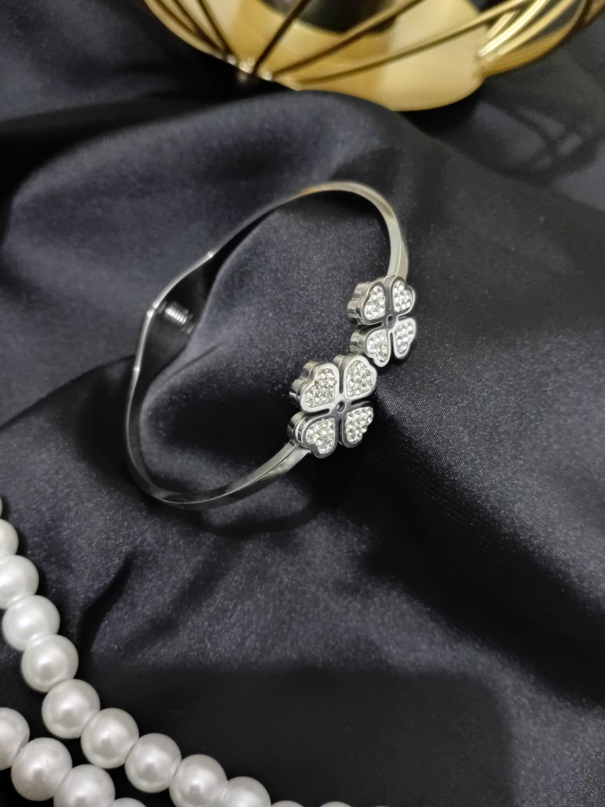 Silver Clover Charm Bangle