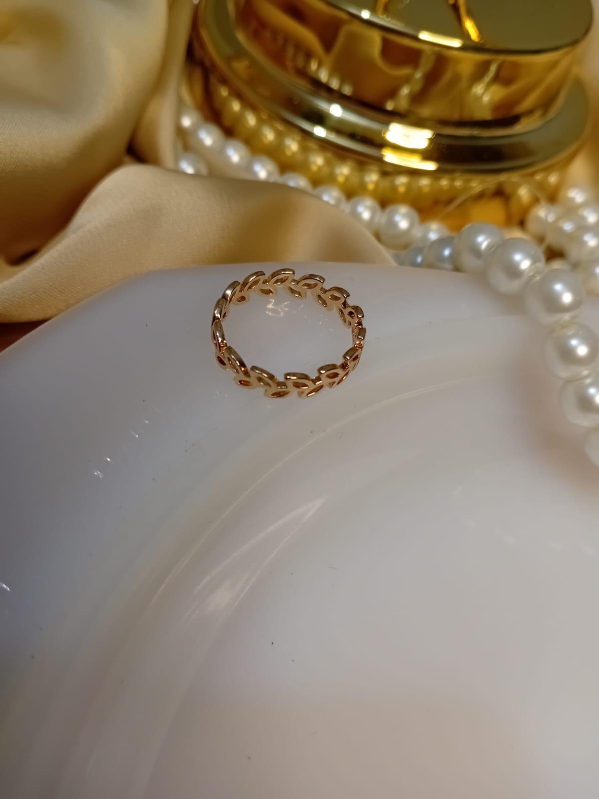 Minimal Leaf Design Ring