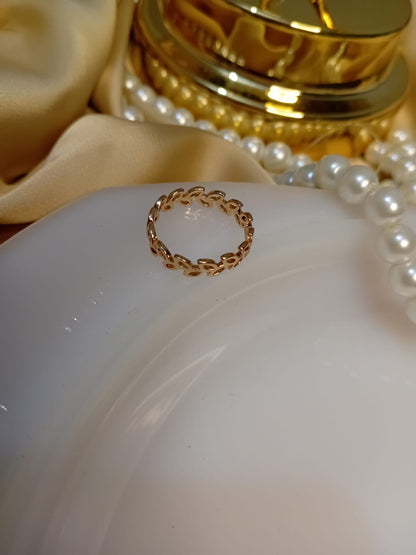 Minimal Leaf Design Ring