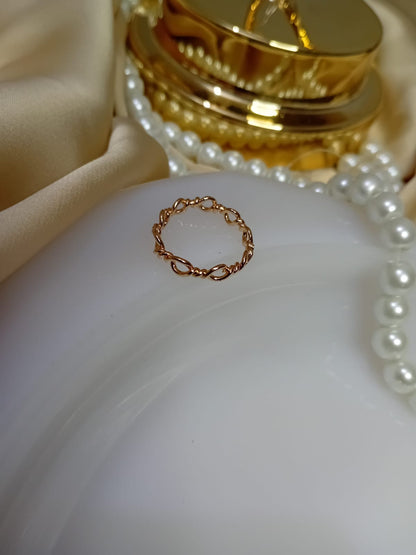 Simple Twisted Design Ring