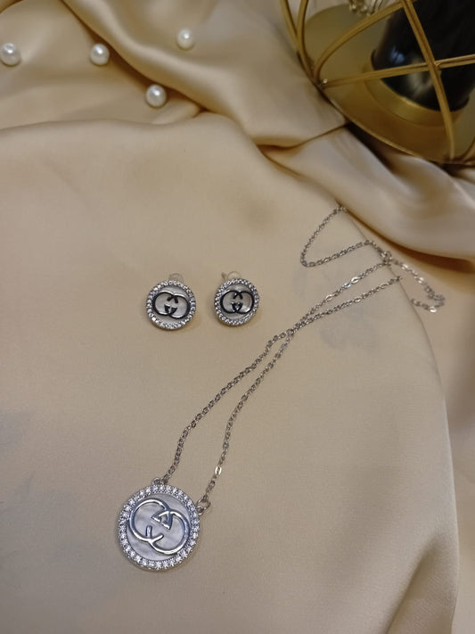 Silver Gucci Pendant with Earings