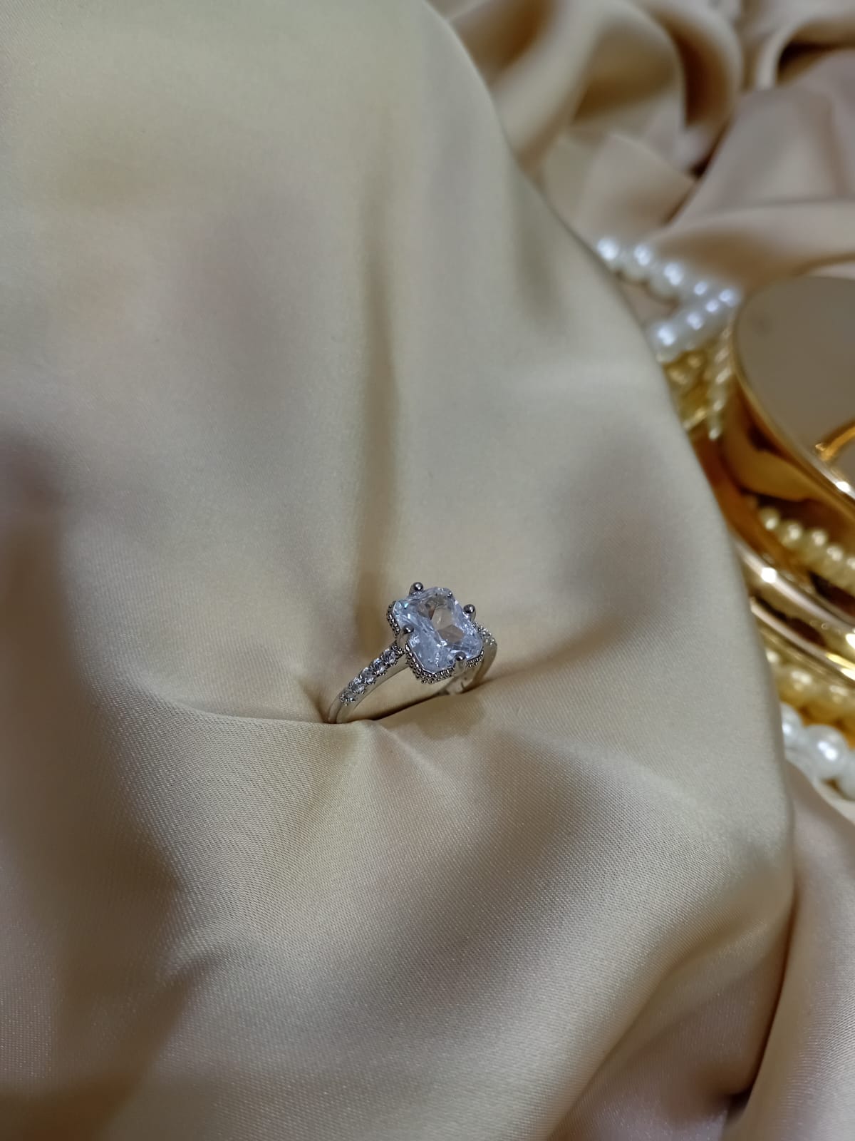Elegant Silver Stone Ring