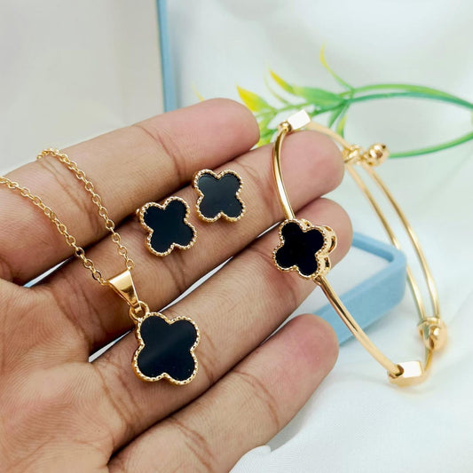 Elegant black clover jewellery set