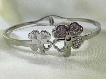 Cute Flower Style Bangle