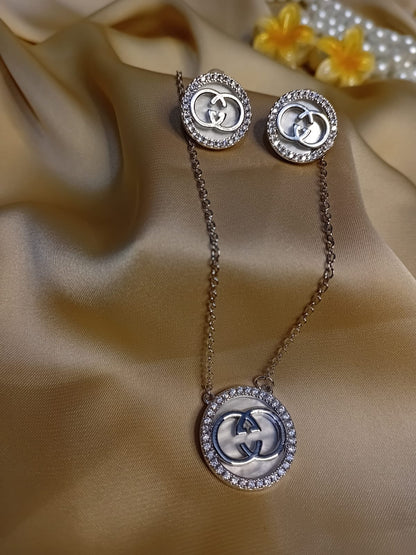 Silver Gucci Pendant with Earings