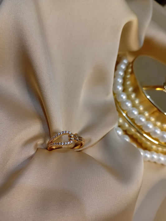 Precious Design Golden Ring