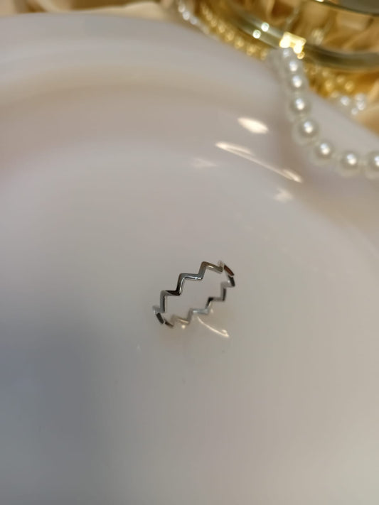 Simple Zig Zag Ring