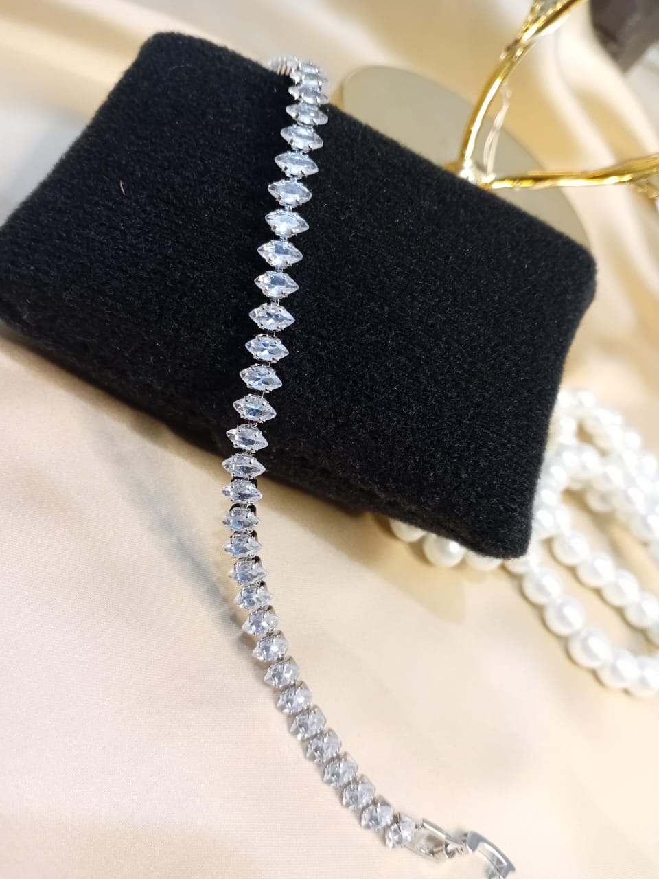 Precious Diamond Shape Bracelet