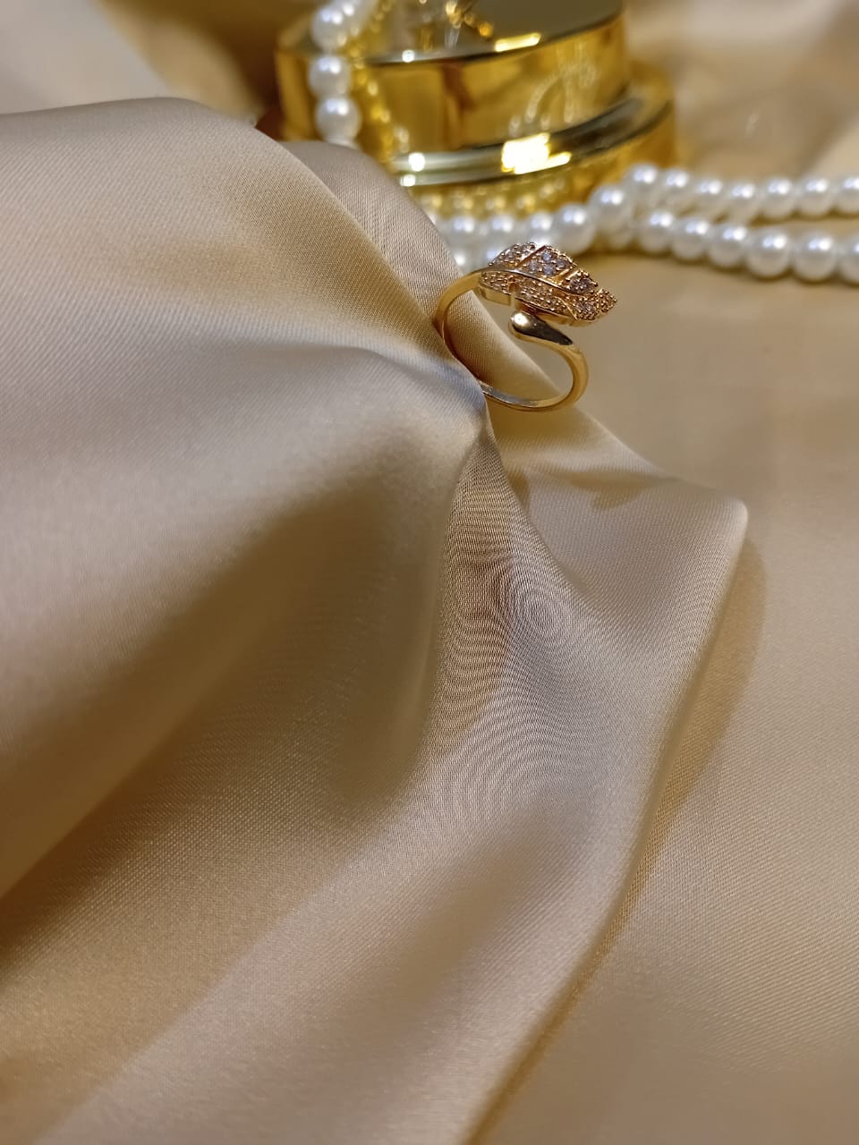 Golden Leaf Design Ring