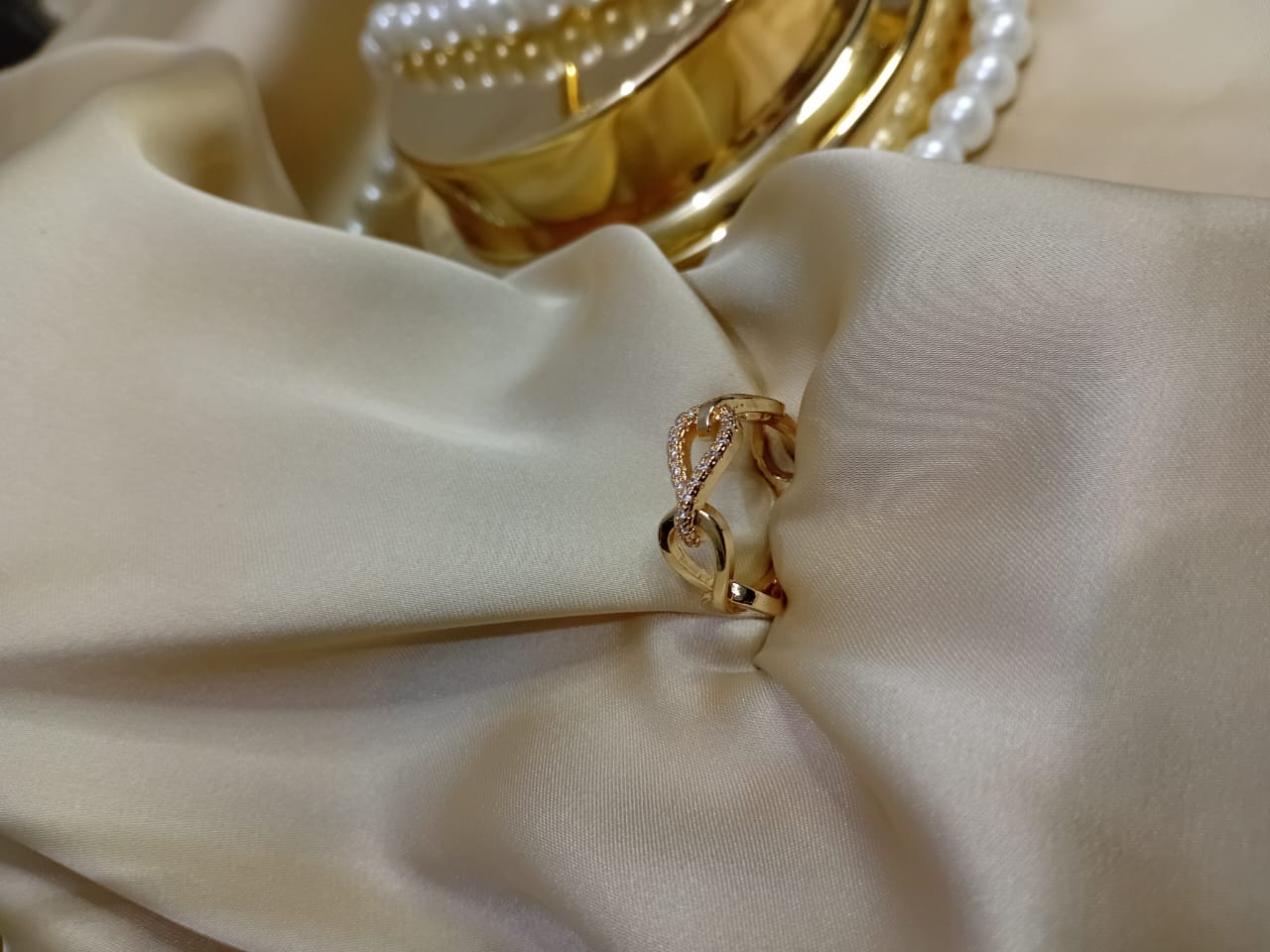 Unique Knot Style Ring