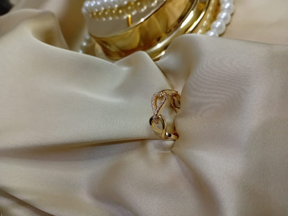 Unique Knot Style Ring